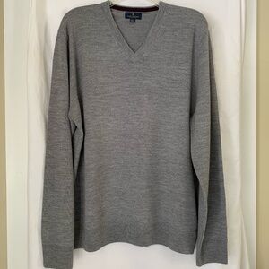 Brooks Brothers gray extra fine Merino wool V neck sweater